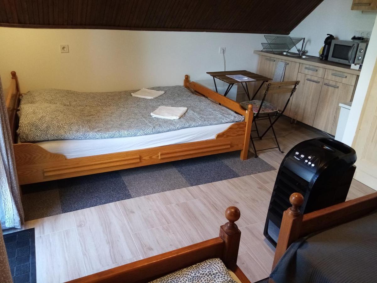 Vagabund Vendégház Etyek Exterior foto