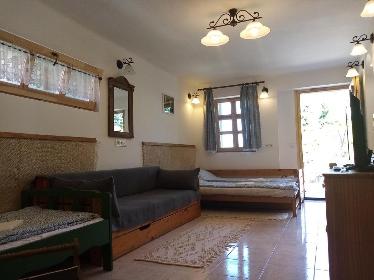 Vagabund Vendégház Etyek Exterior foto
